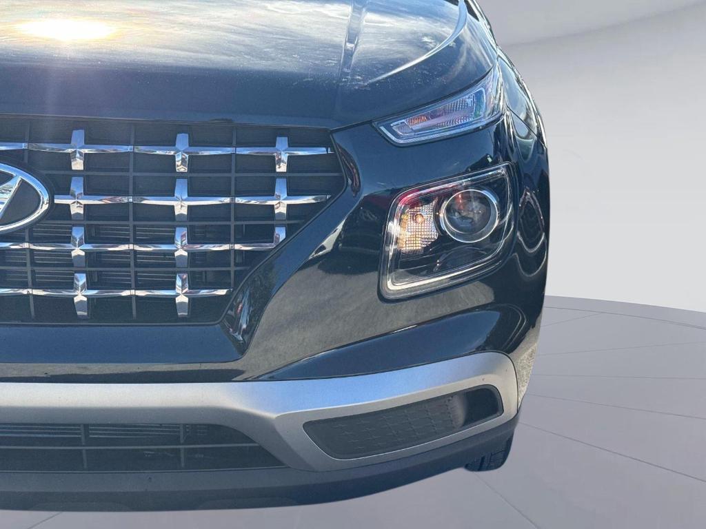 used 2025 Hyundai Venue car, priced at $20,495