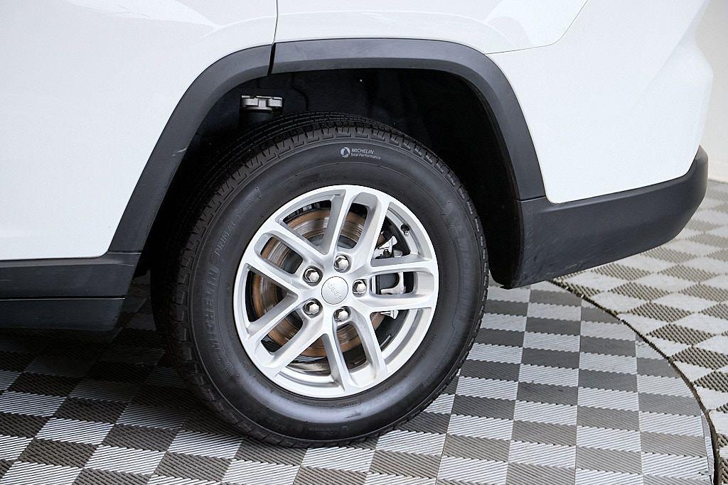 used 2025 Jeep Grand Cherokee L car, priced at $29,985