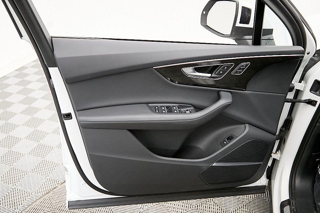 used 2024 Audi Q7 car, priced at $34,985