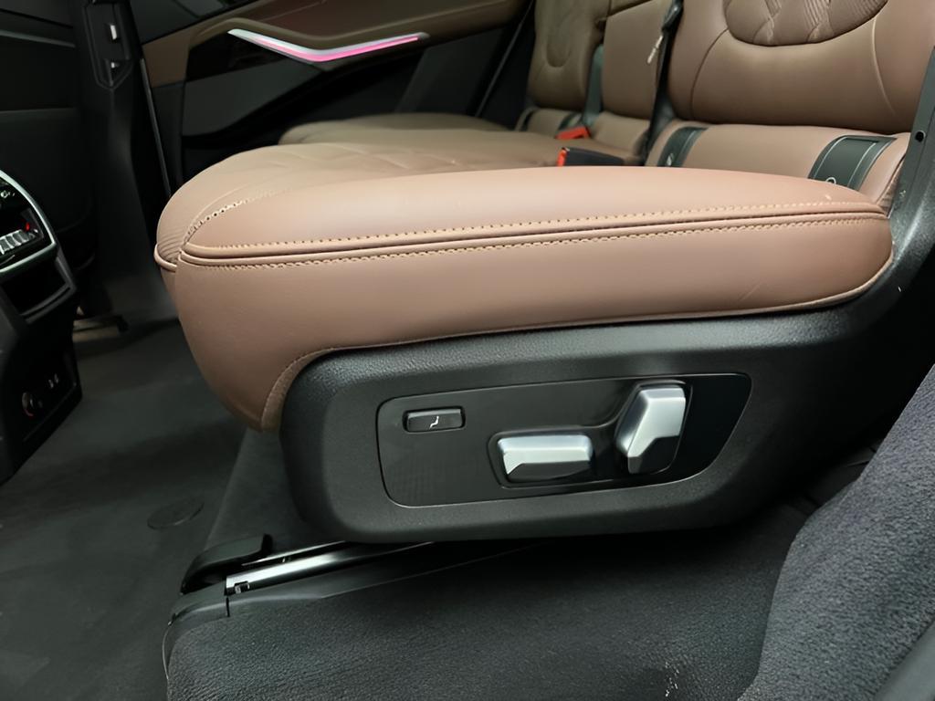 used 2026 BMW X7 car, priced at $68,885