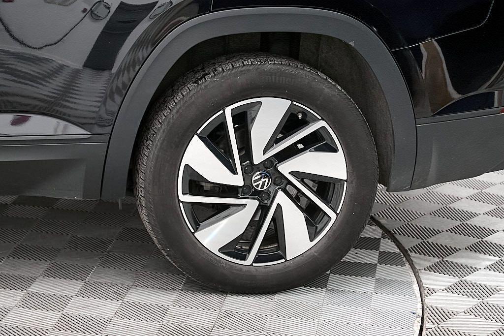 used 2024 Volkswagen Atlas car, priced at $25,895