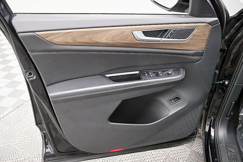 used 2024 Volkswagen Atlas car, priced at $25,895