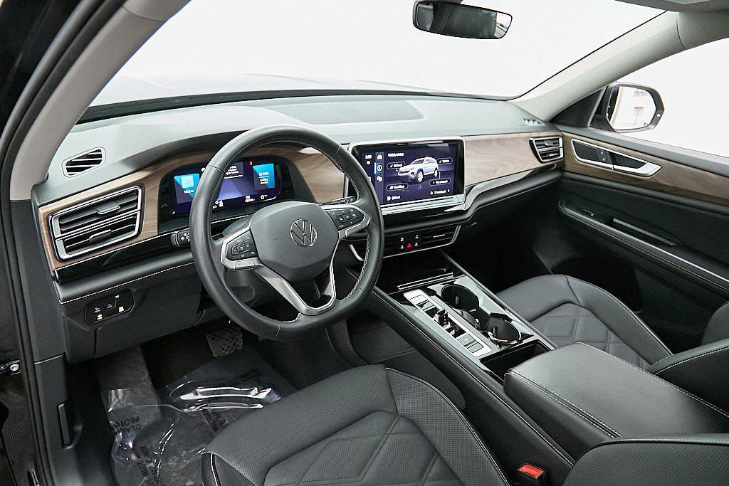 used 2024 Volkswagen Atlas car, priced at $25,895