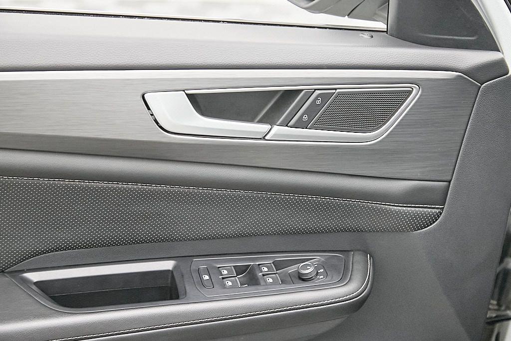 used 2024 Volkswagen Atlas Cross Sport car, priced at $26,985