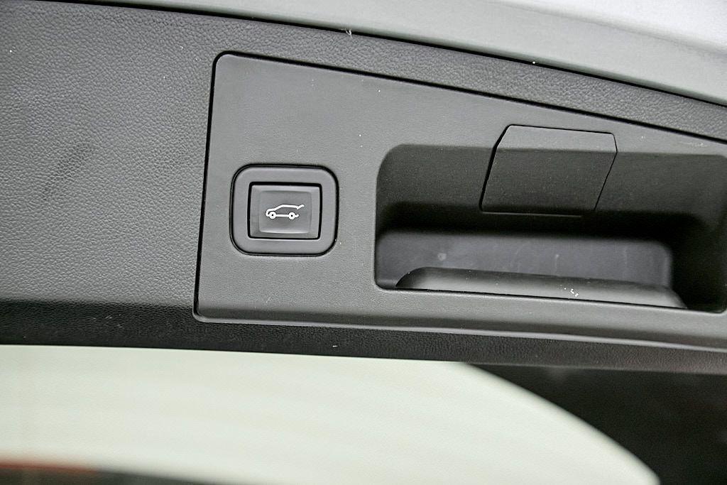 used 2024 Cadillac XT4 car, priced at $28,985