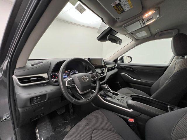 used 2024 Toyota Highlander car, priced at $31,295