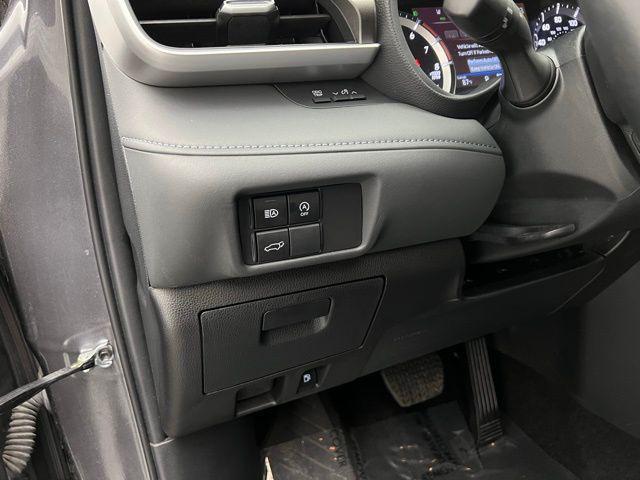 used 2024 Toyota Highlander car, priced at $31,295