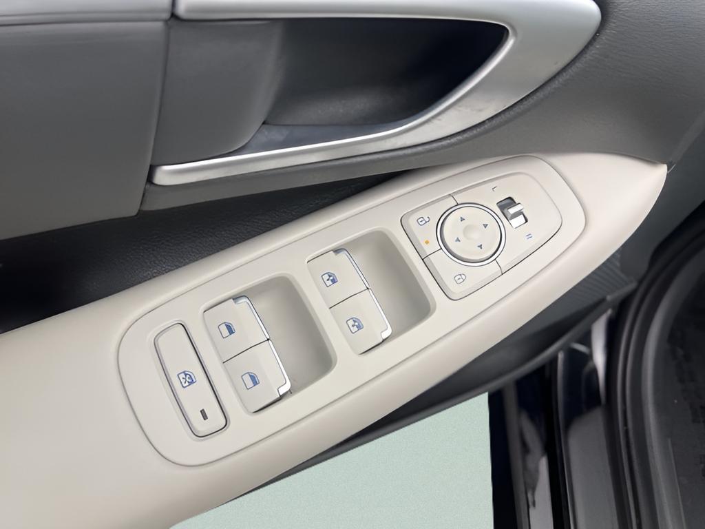 used 2025 Hyundai Sonata car, priced at $22,298