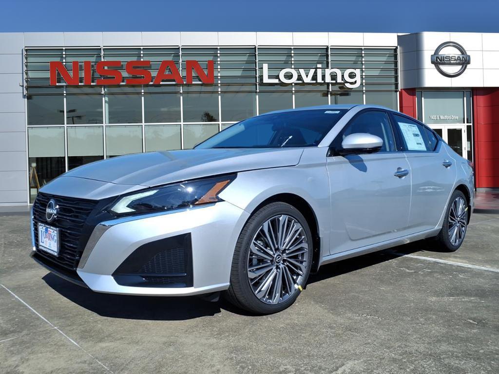 new 2025 Nissan Altima car, priced at $34,018