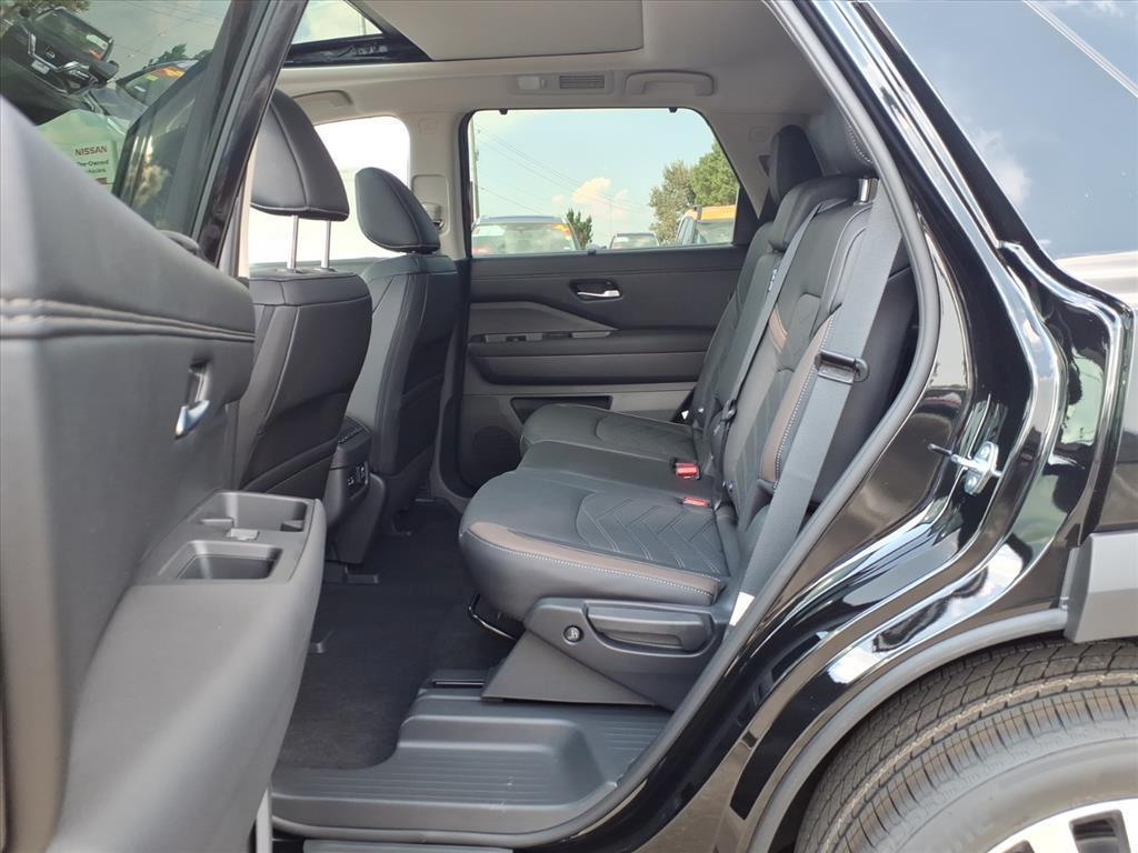new 2025 Nissan Pathfinder car, priced at $49,384