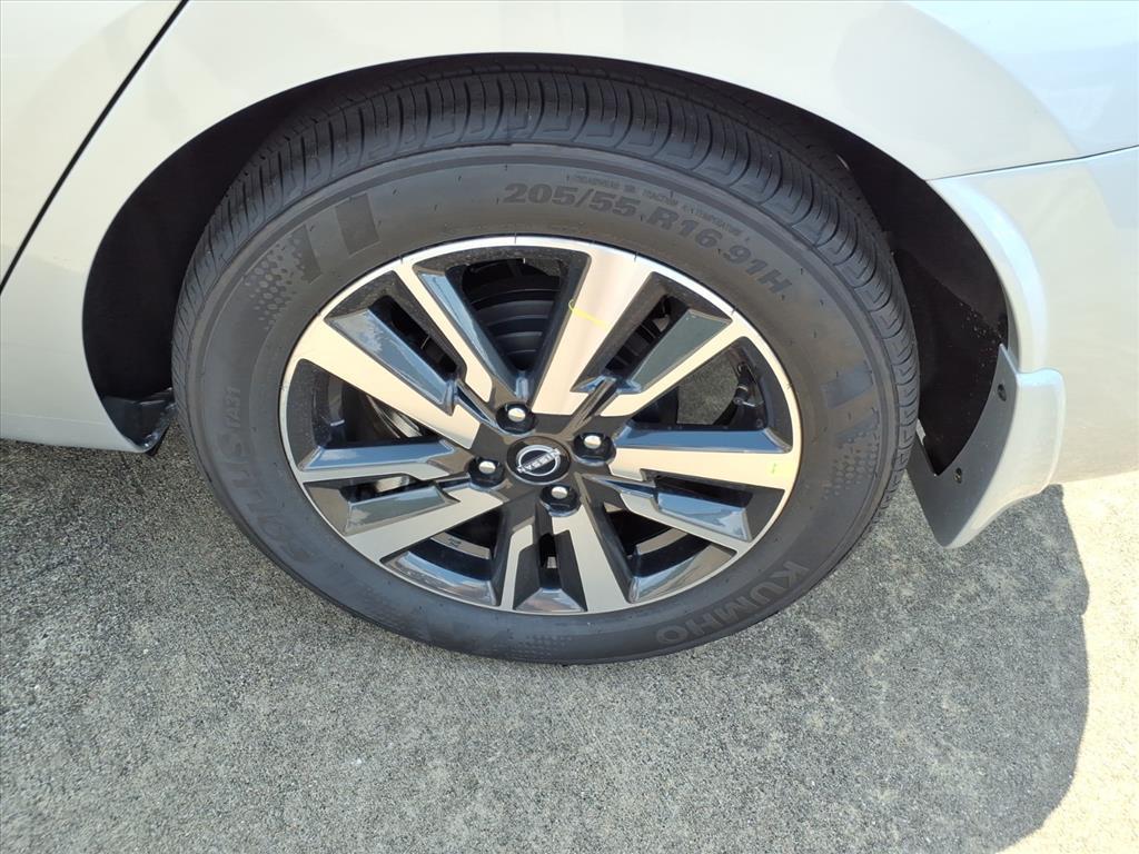 new 2025 Nissan Versa car, priced at $22,350