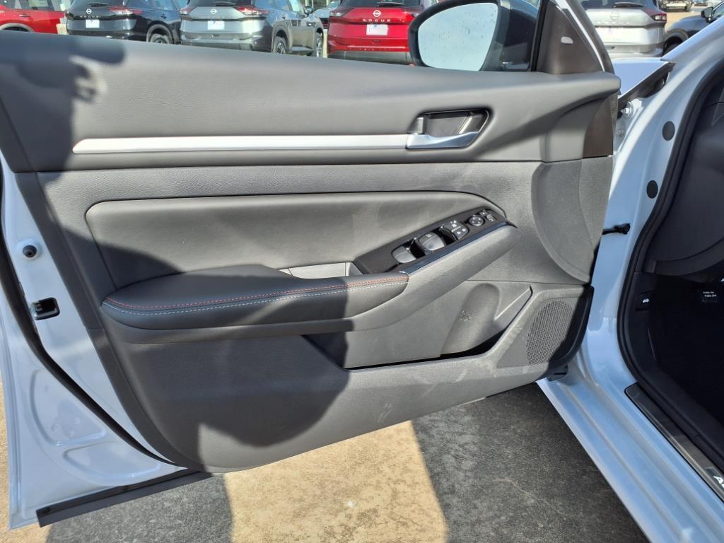 new 2025 Nissan Altima car, priced at $33,141