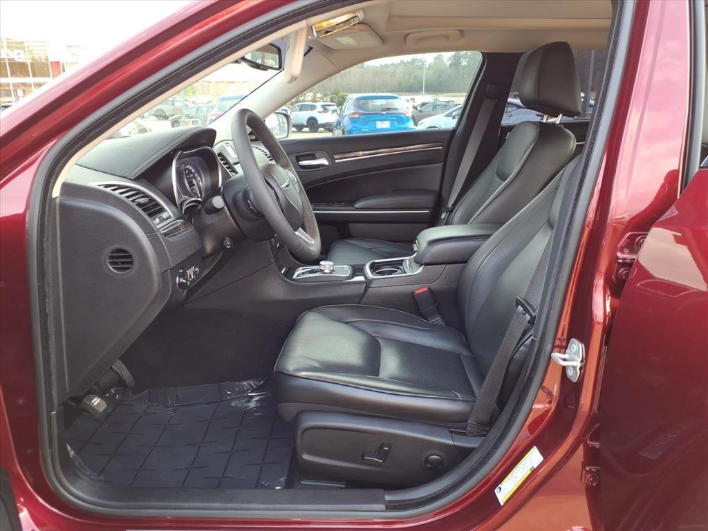 used 2023 Chrysler 300 car, priced at $30,995