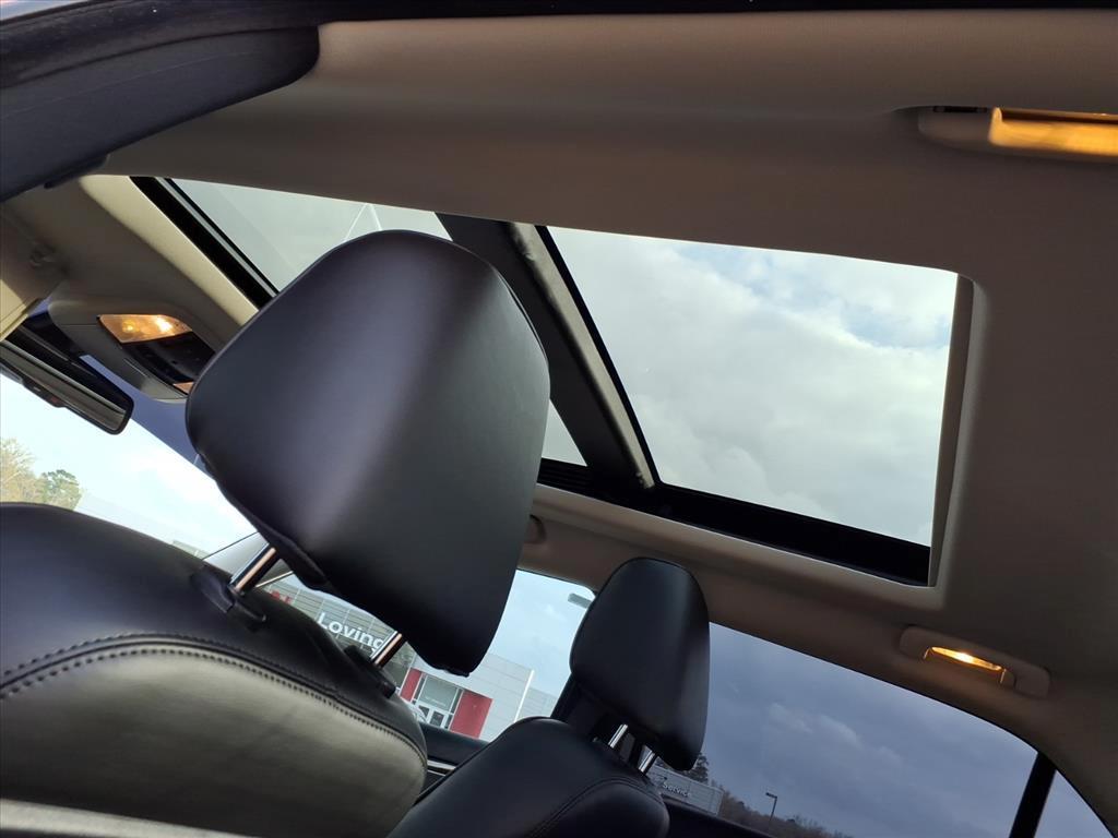 used 2023 Chrysler 300 car, priced at $30,995