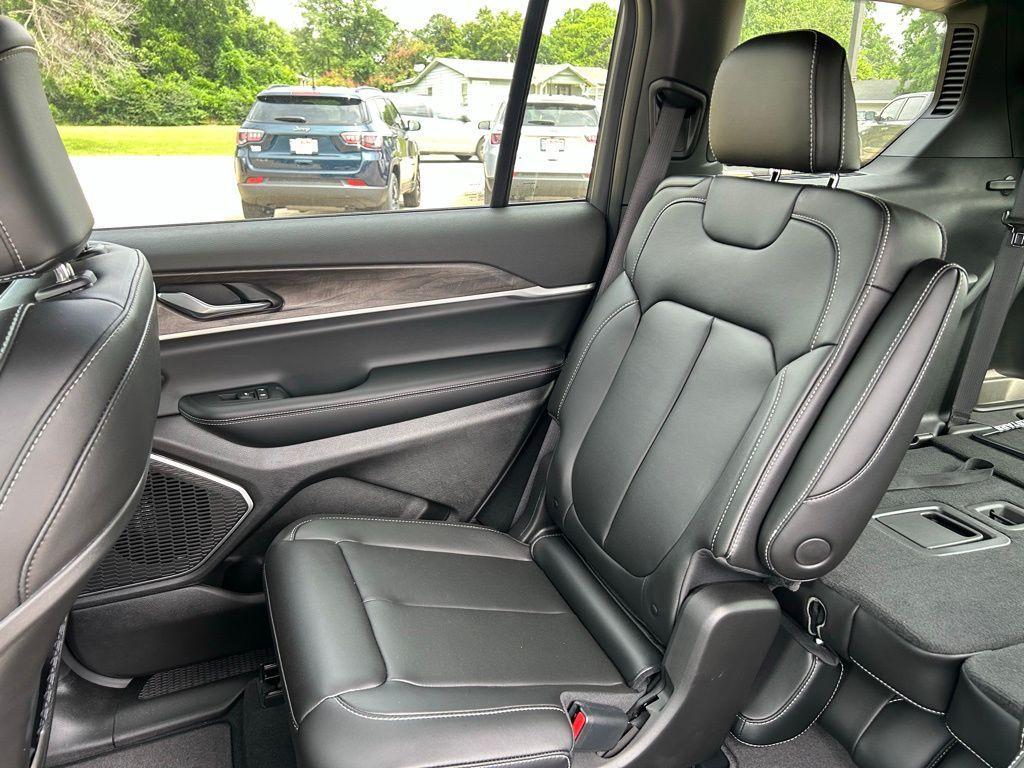 new 2026 Jeep Grand Cherokee L car