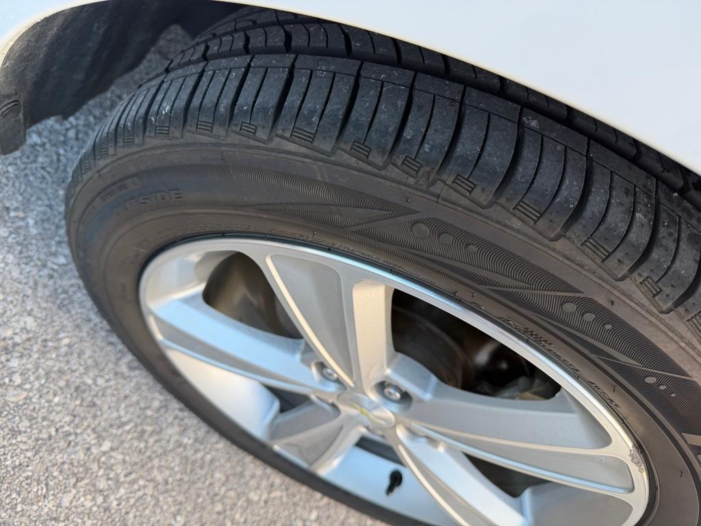 used 2015 Chevrolet Cruze car, priced at $8,999