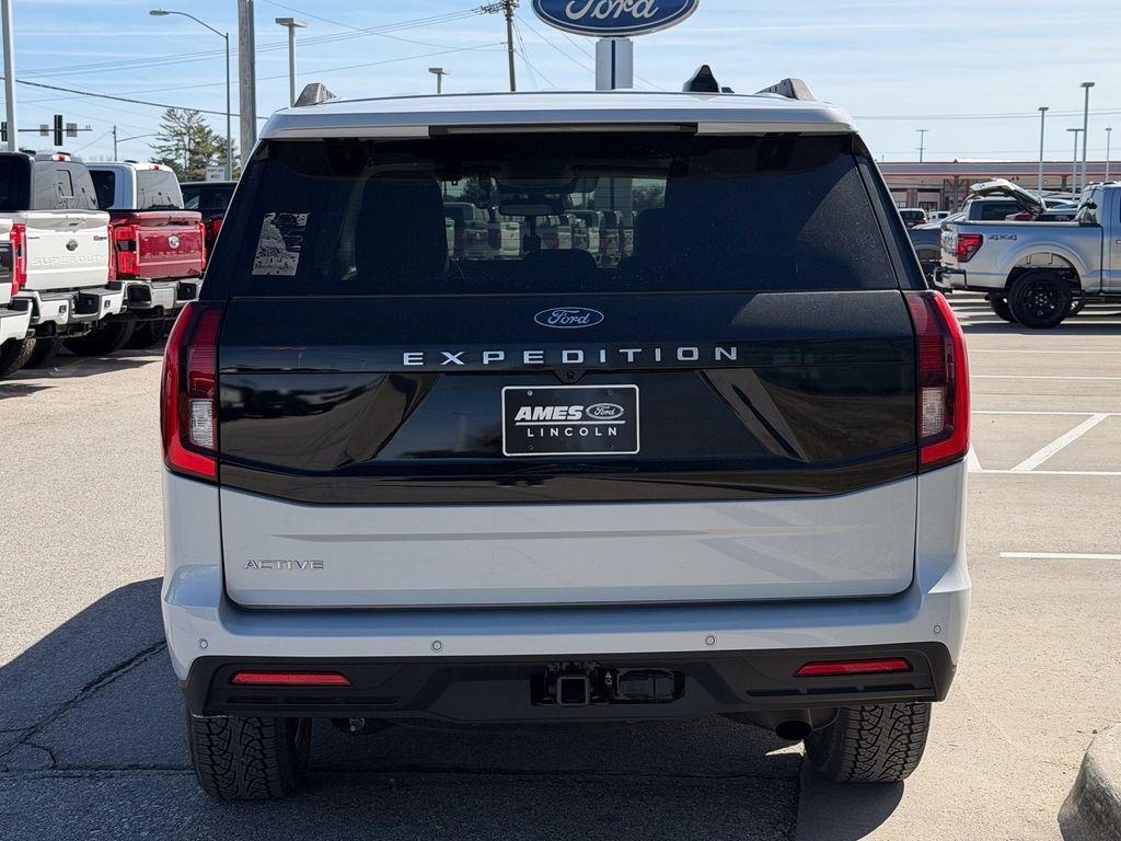 used 2025 Ford Expedition car, priced at $63,648