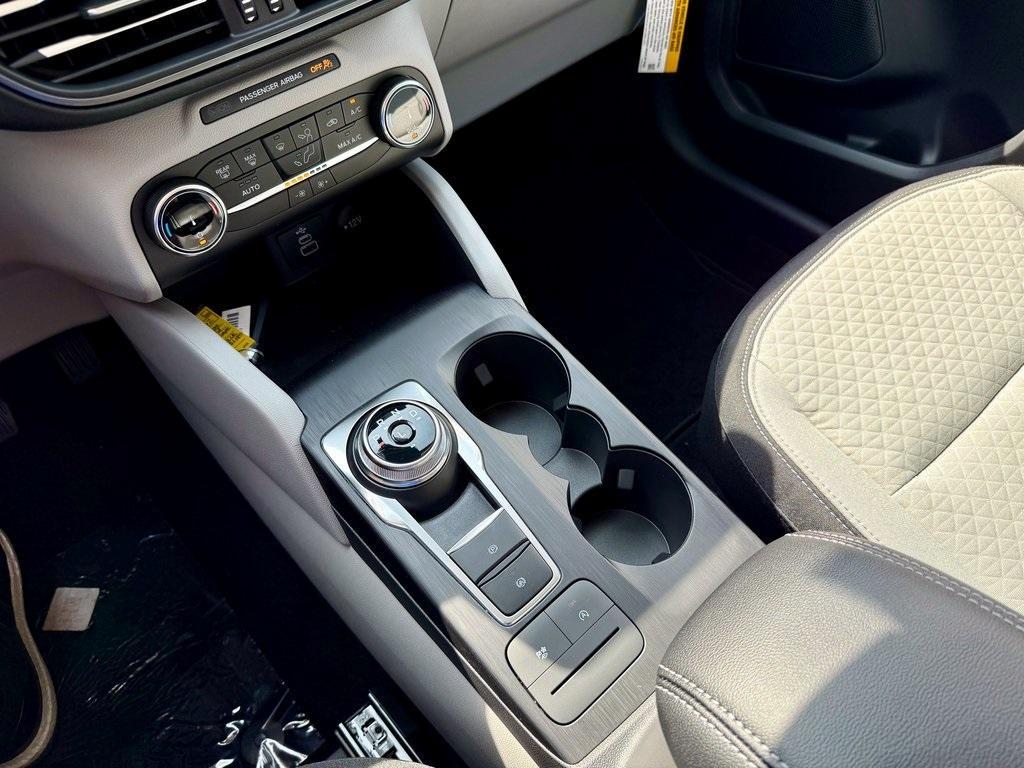 new 2025 Ford Escape car, priced at $25,471
