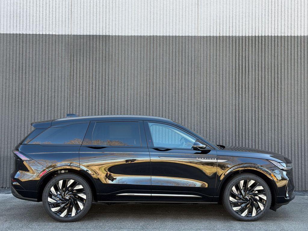 new 2026 Lincoln Nautilus car, priced at $68,348