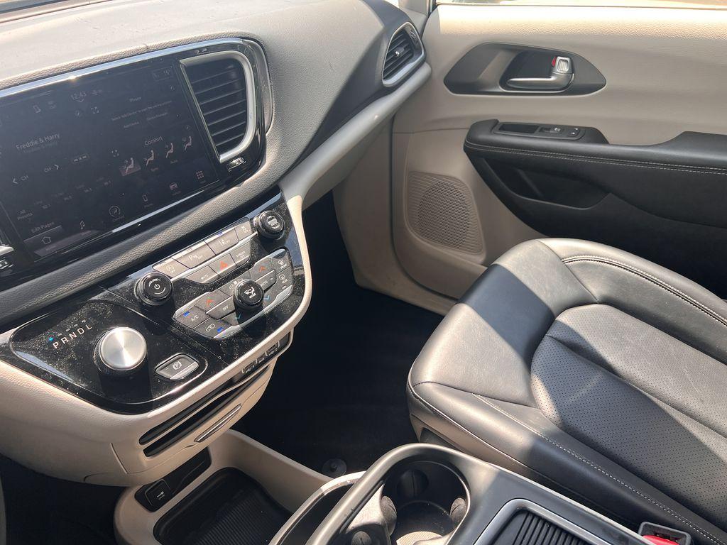 used 2024 Chrysler Pacifica car, priced at $30,468