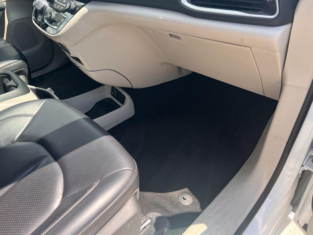 used 2024 Chrysler Pacifica car, priced at $30,468