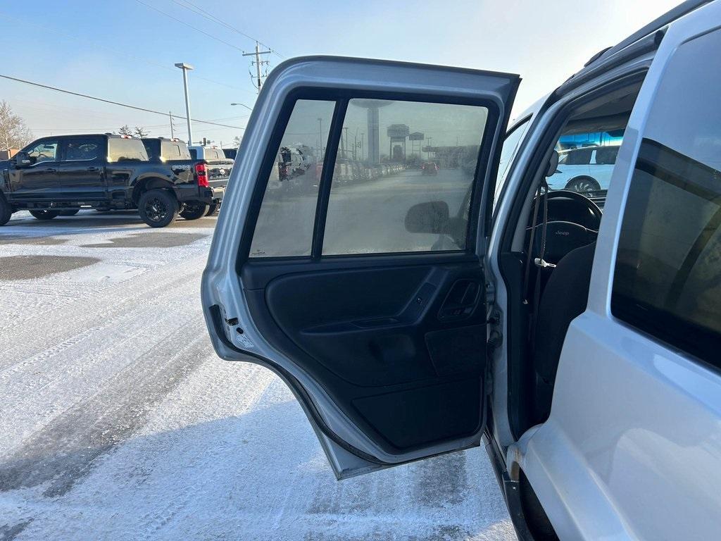 used 2004 Jeep Grand Cherokee car, priced at $5,566