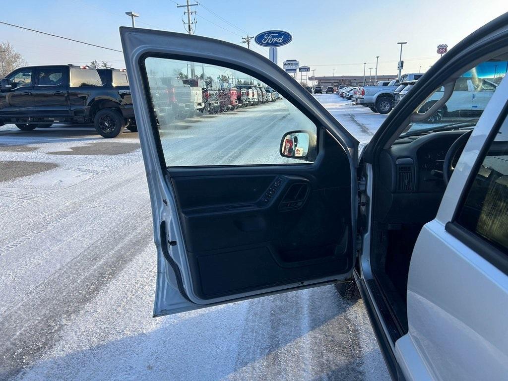 used 2004 Jeep Grand Cherokee car, priced at $5,566