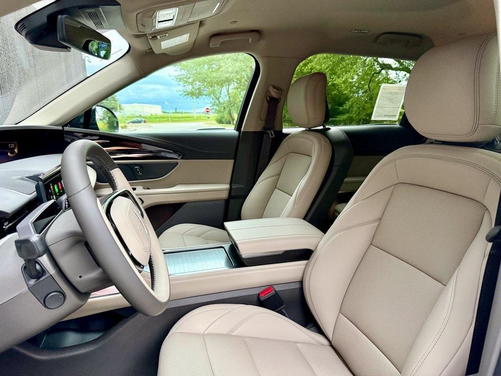 new 2025 Lincoln Nautilus car, priced at $55,318