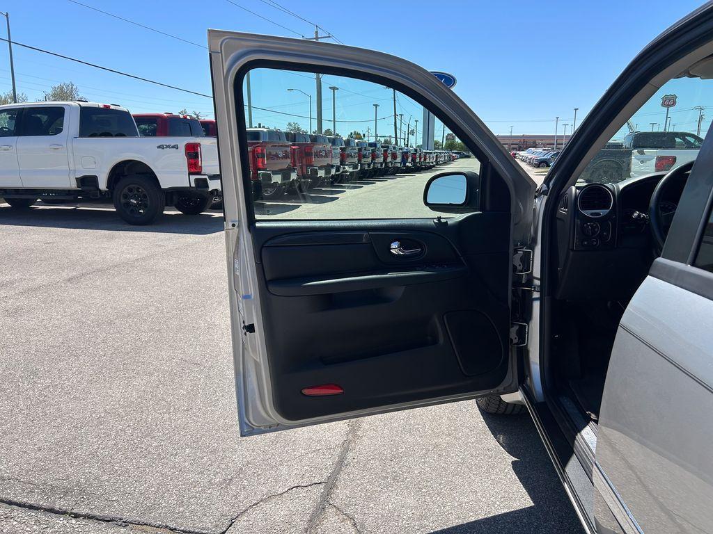 used 2006 GMC Envoy car, priced at $11,958