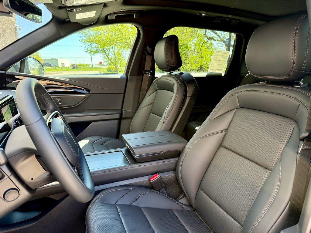 new 2025 Lincoln Nautilus car, priced at $51,998