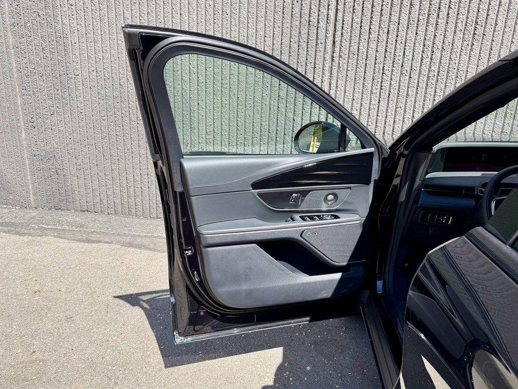 new 2025 Lincoln Nautilus car, priced at $51,998