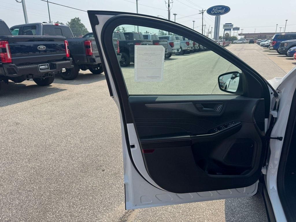 new 2025 Ford Escape car, priced at $25,971