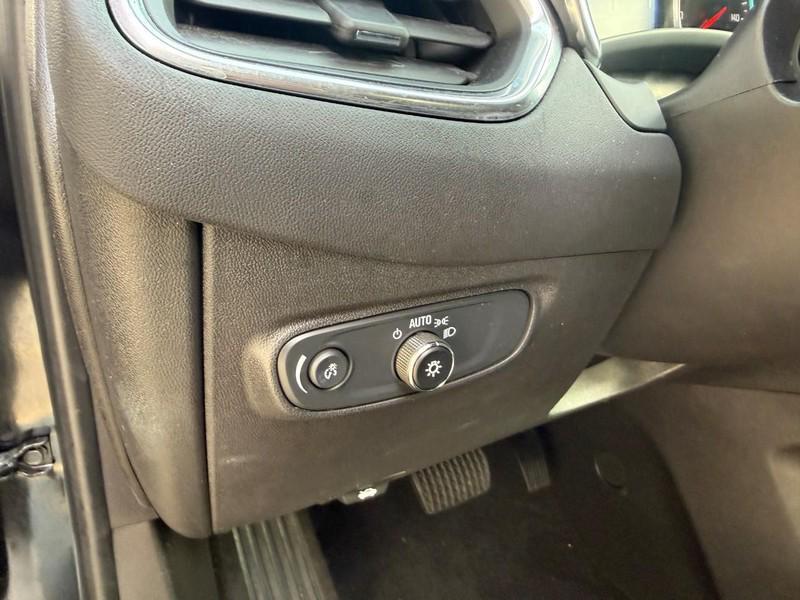 used 2024 Chevrolet Equinox car, priced at $19,990