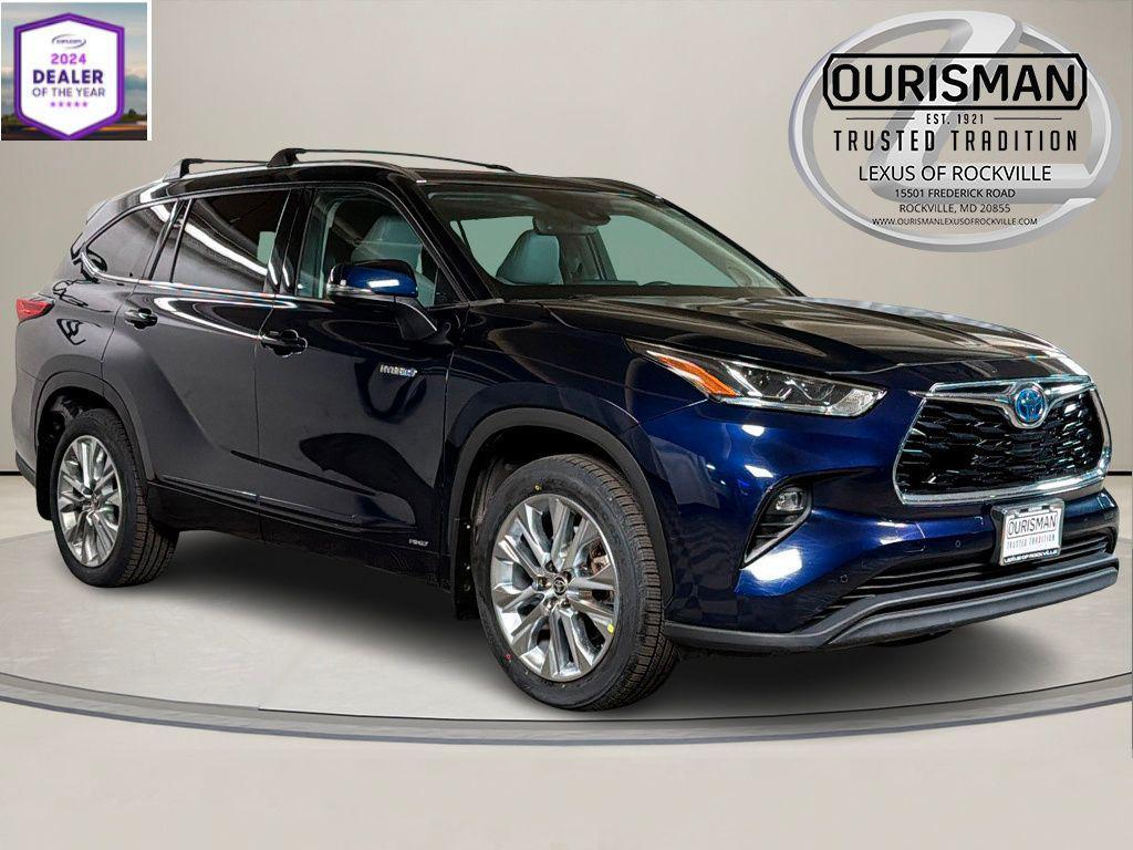used 2021 Toyota Highlander Hybrid car, priced at $31,497