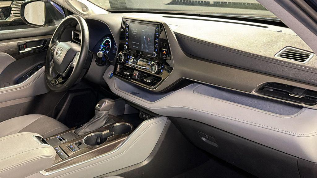 used 2021 Toyota Highlander Hybrid car, priced at $31,497
