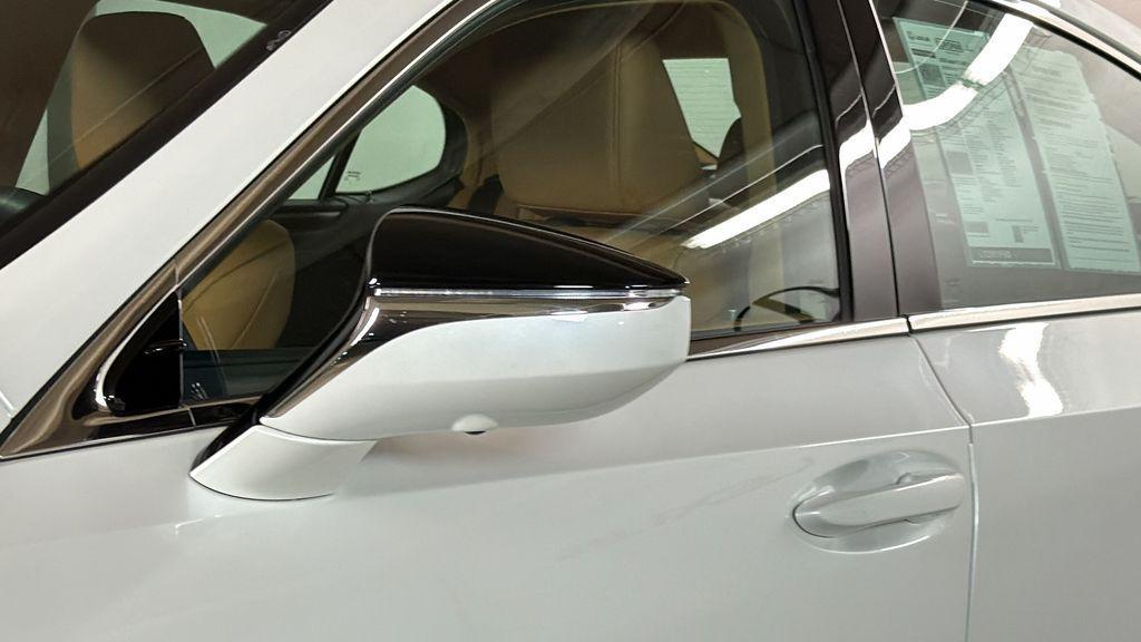 used 2025 Lexus ES 300h car, priced at $50,797