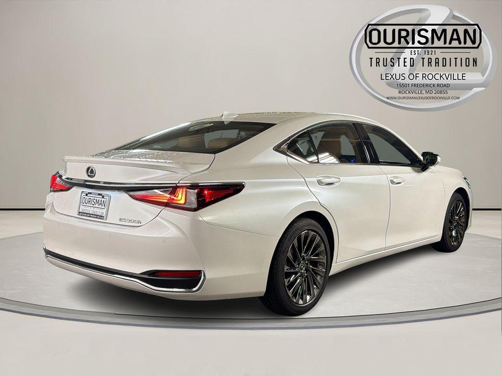 used 2025 Lexus ES 300h car, priced at $50,797