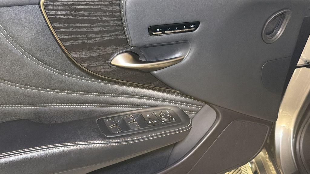 used 2021 Lexus LS 500 car, priced at $53,997