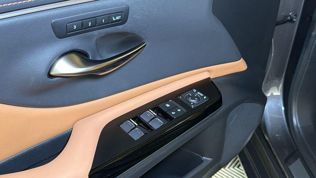 used 2023 Lexus ES 350 car, priced at $36,297