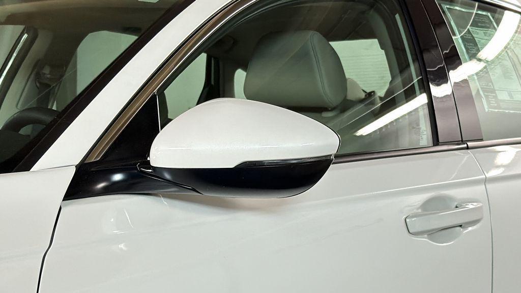 used 2024 Honda Accord Hybrid car, priced at $33,297