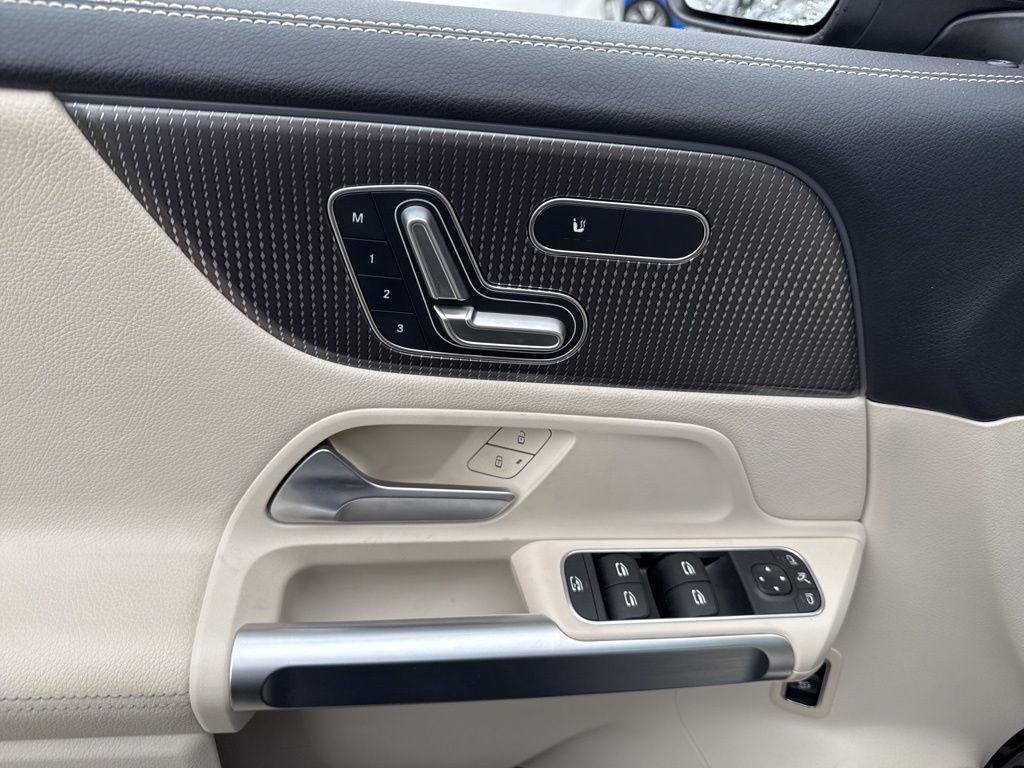 used 2021 Mercedes-Benz GLB 250 car, priced at $24,997