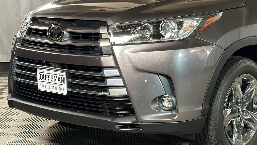 used 2019 Toyota Highlander car, priced at $27,297