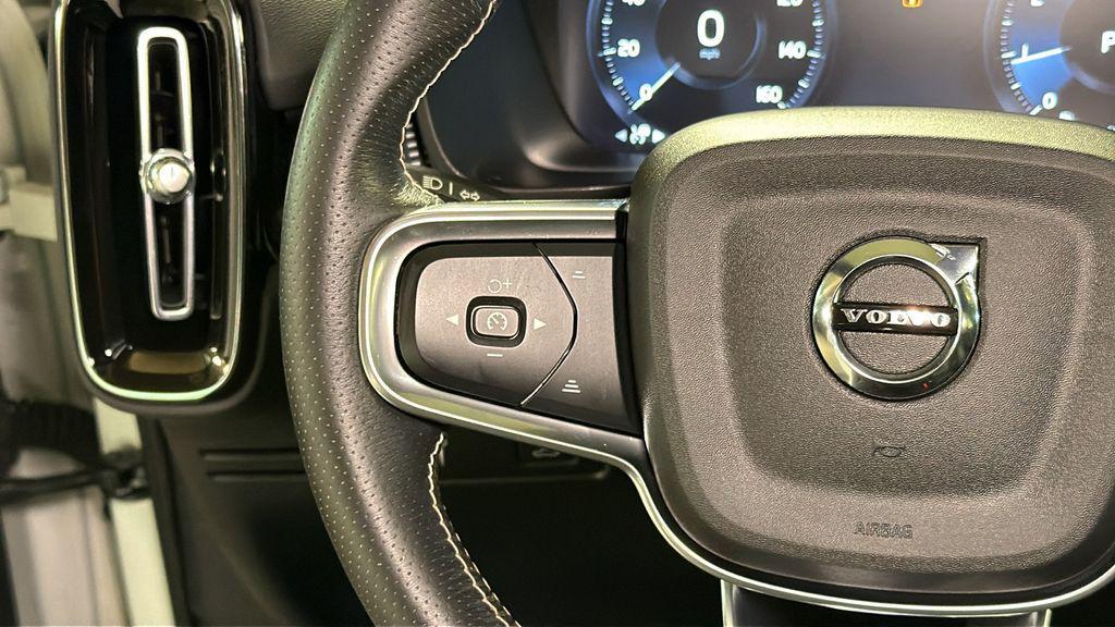 used 2021 Volvo XC40 car, priced at $22,997