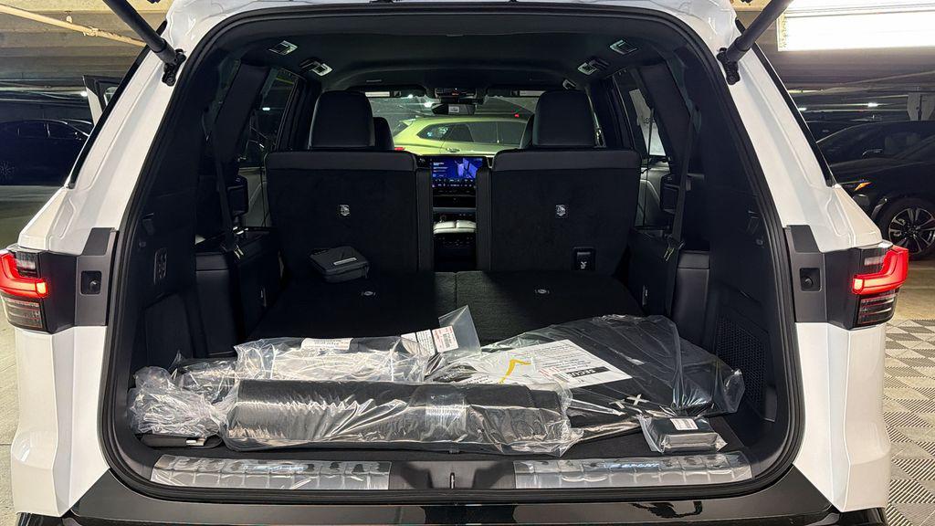 new 2026 Lexus TX 500h car, priced at $77,367