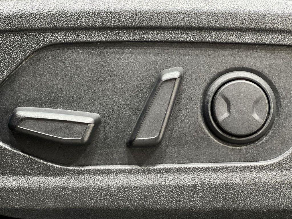 used 2022 Kia Sorento Hybrid car, priced at $20,008