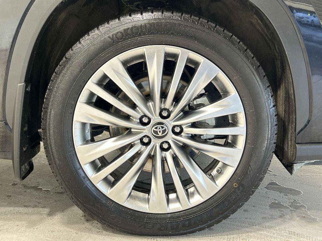 used 2023 Toyota Highlander car, priced at $40,622