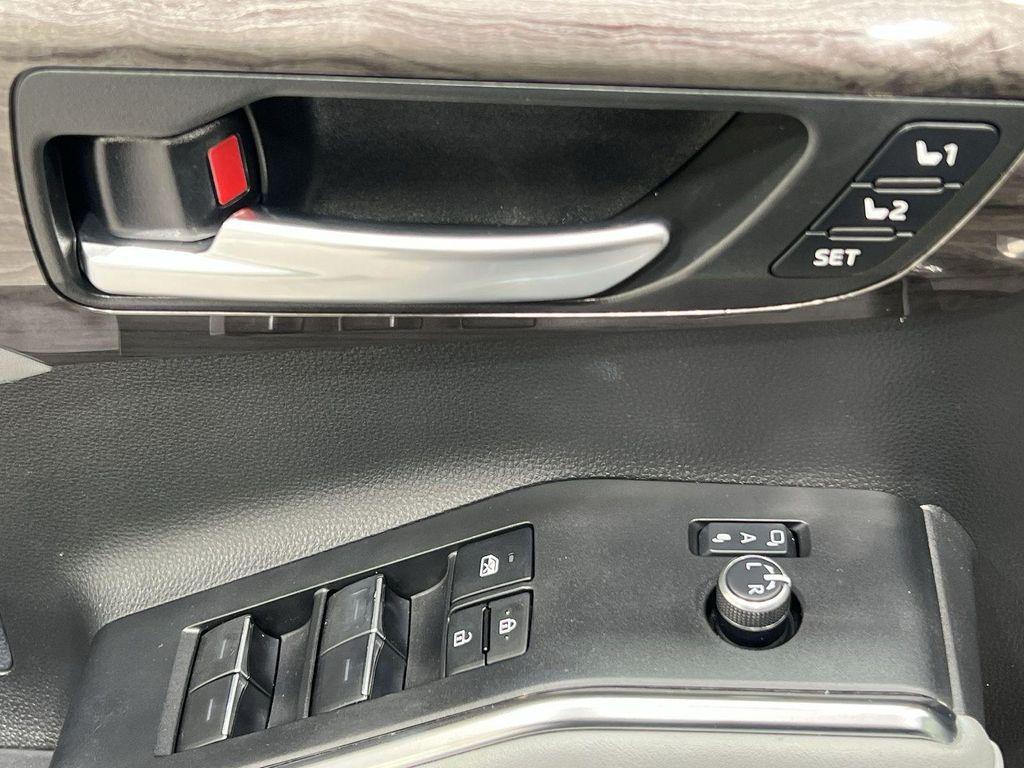 used 2023 Toyota Highlander car, priced at $40,622