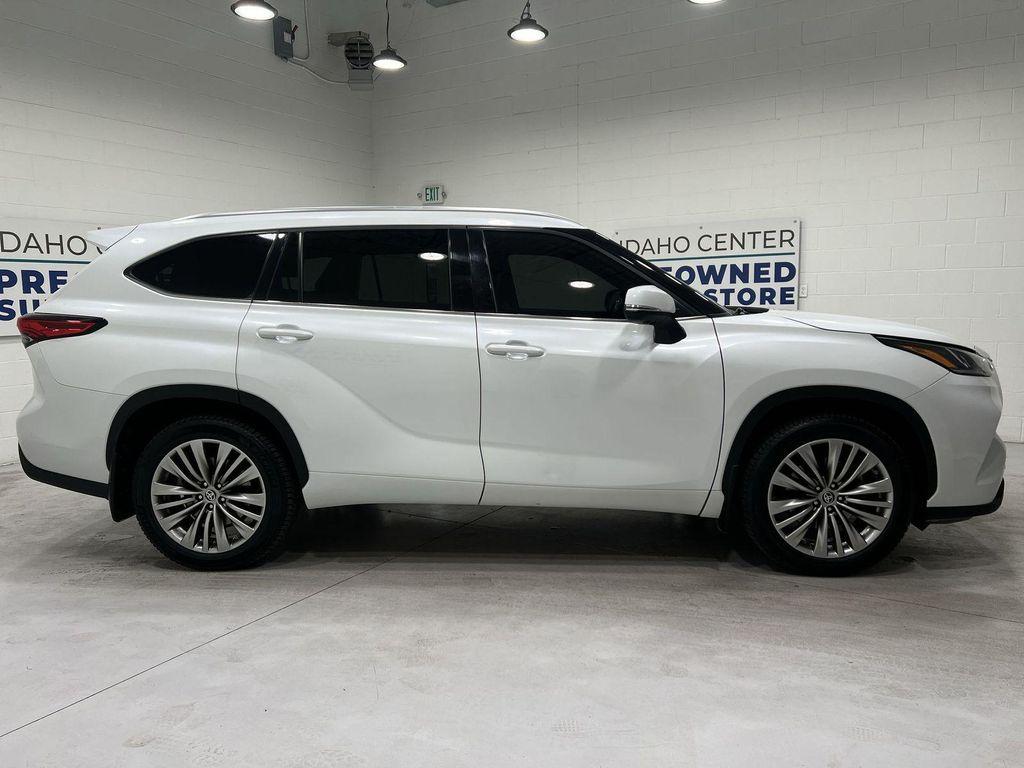 used 2023 Toyota Highlander car, priced at $41,995