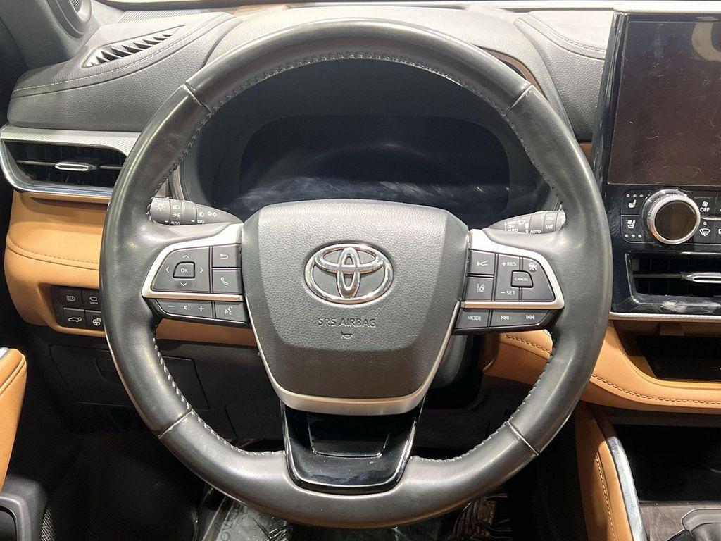 used 2023 Toyota Highlander car, priced at $41,995