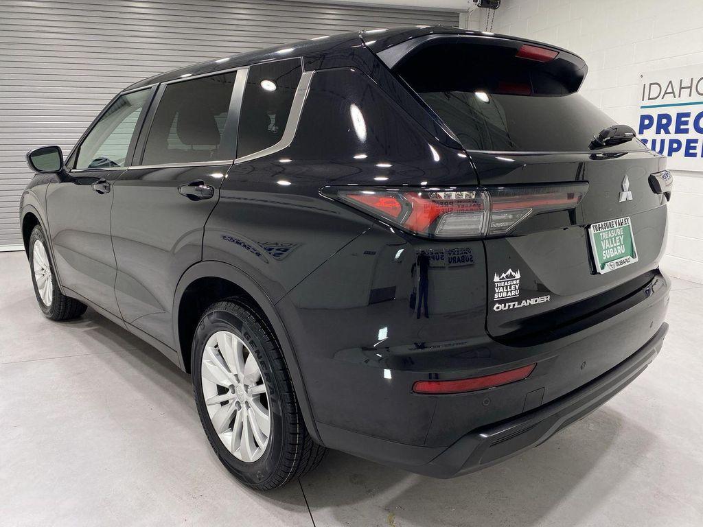 used 2025 Mitsubishi Outlander car, priced at $29,376